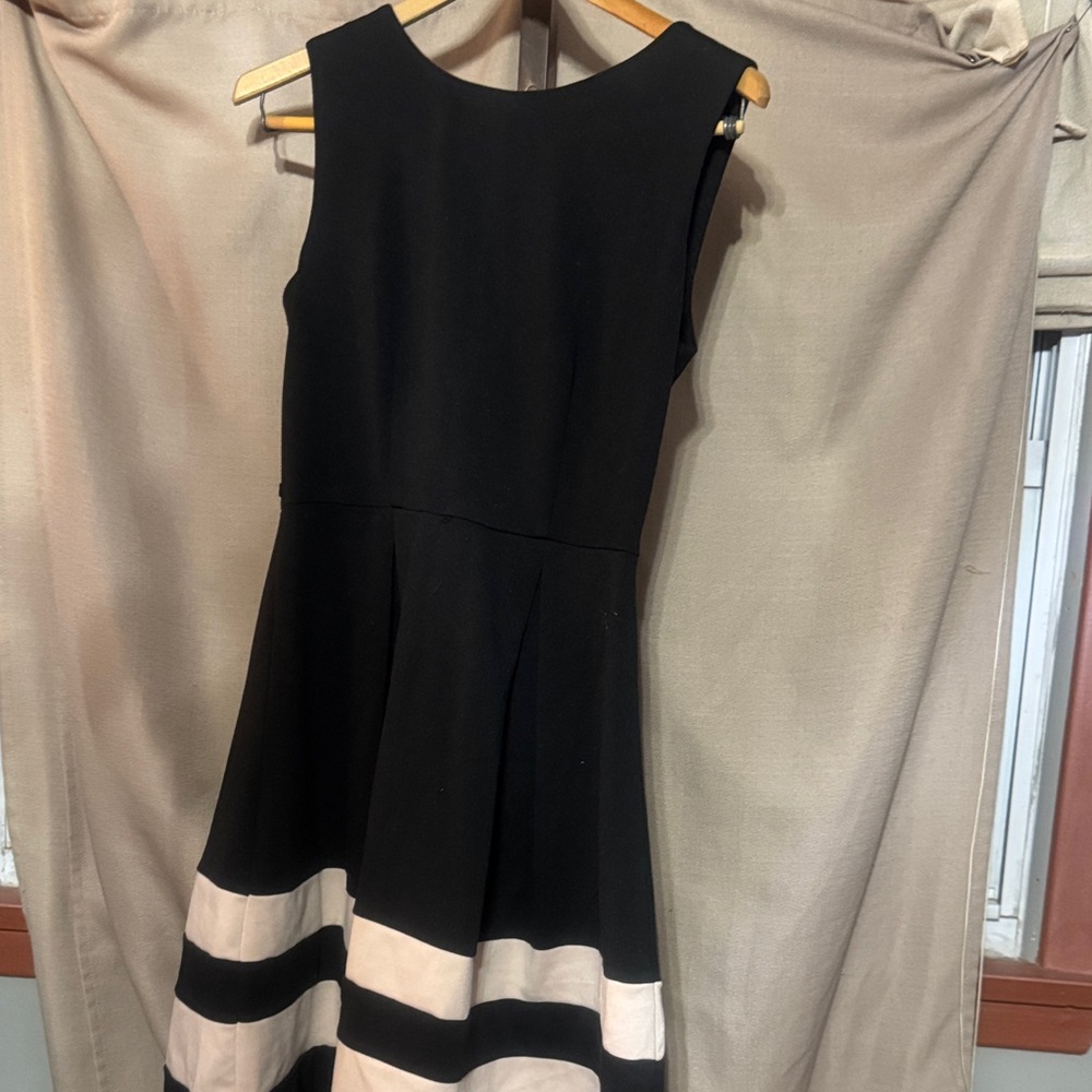 Calvin Klein Elegant Black and Cream Sleeveless Dress-F2